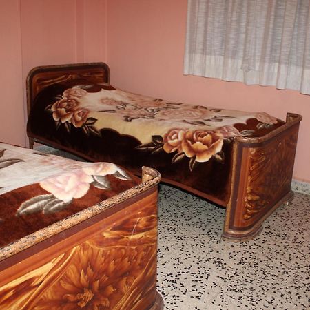 Bauhaus Motel Бішарі Екстер'єр фото