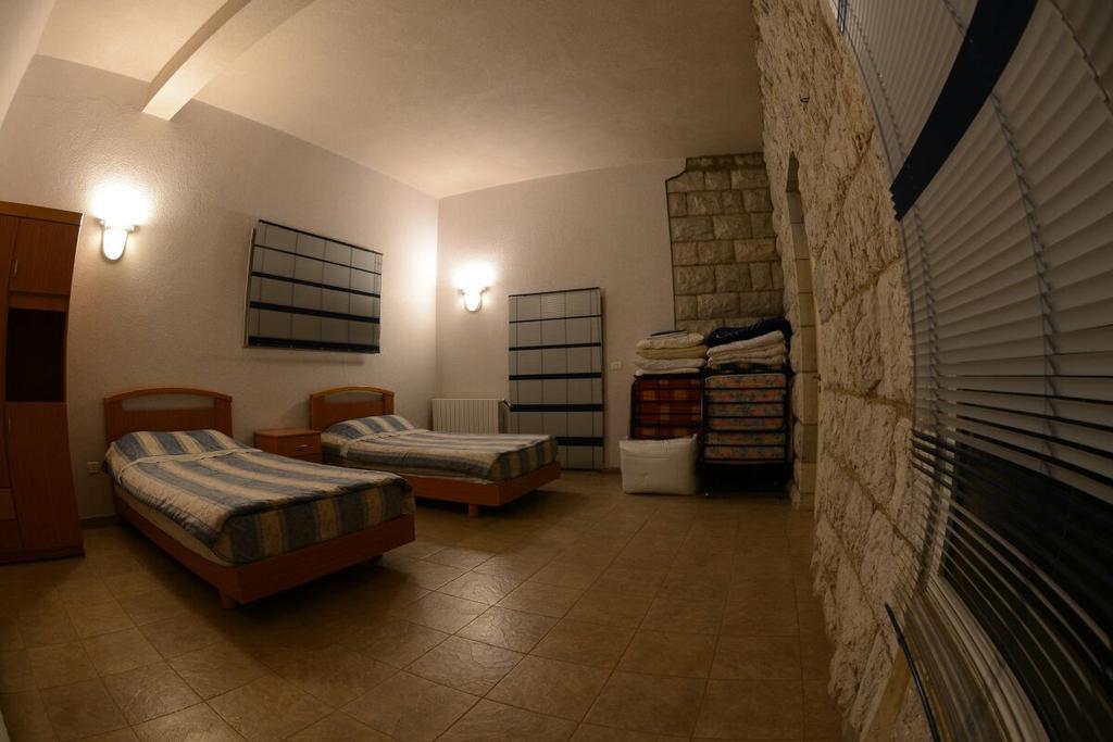 Bauhaus Motel Бішарі Екстер'єр фото