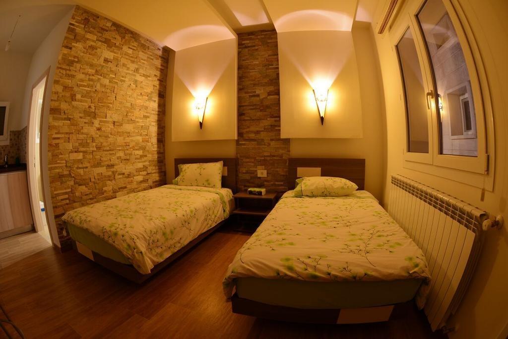Bauhaus Motel Бішарі Екстер'єр фото