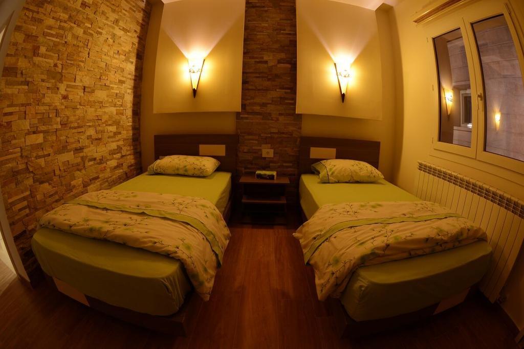 Bauhaus Motel Бішарі Екстер'єр фото