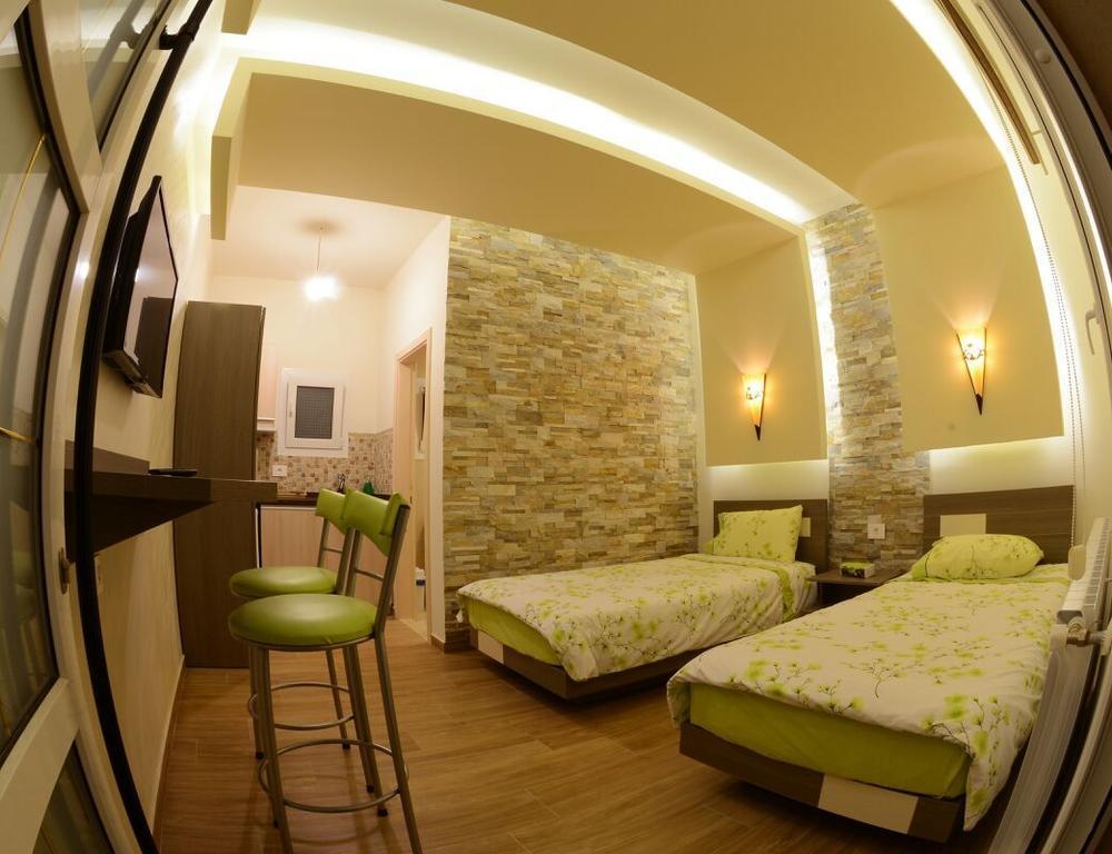 Bauhaus Motel Бішарі Екстер'єр фото