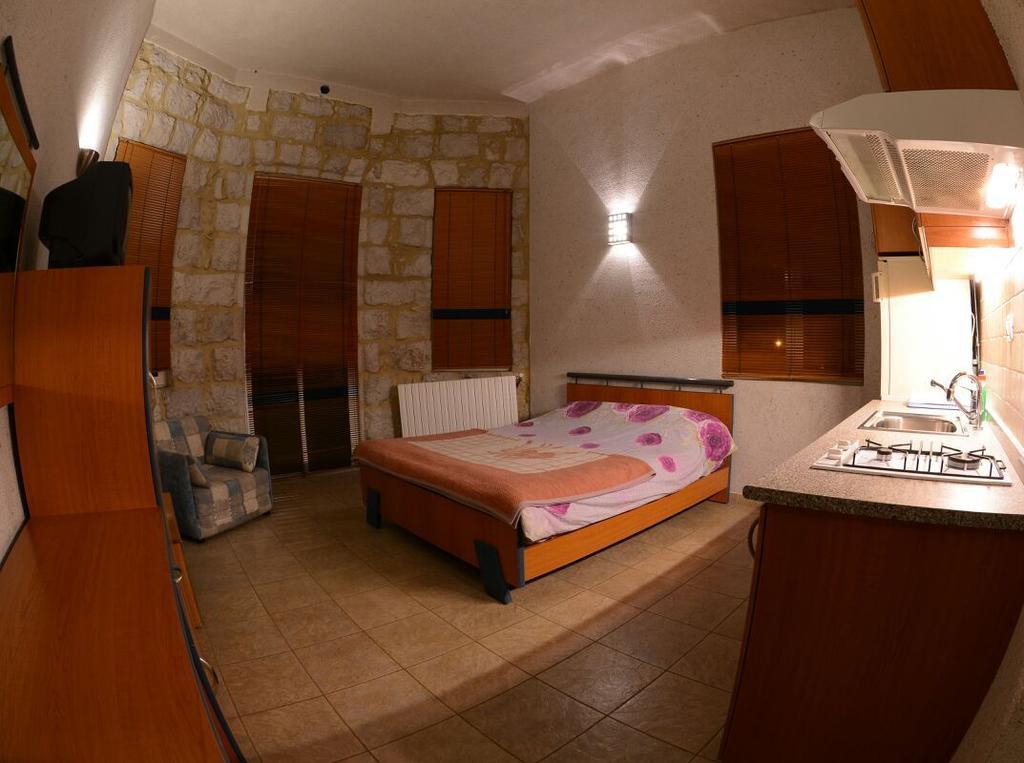 Bauhaus Motel Бішарі Екстер'єр фото