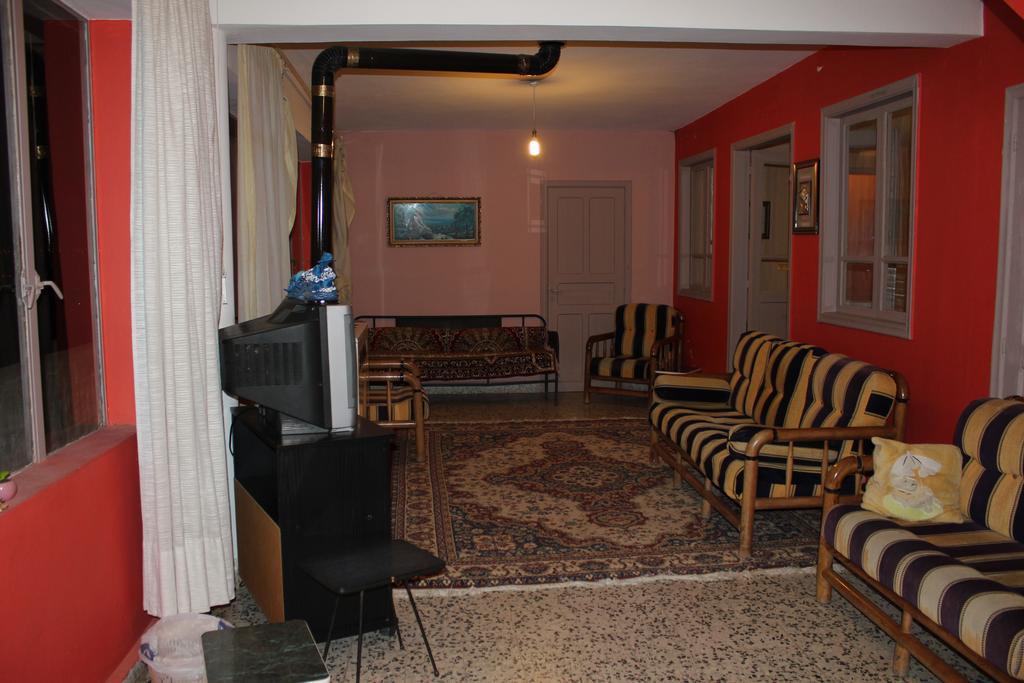 Bauhaus Motel Бішарі Екстер'єр фото