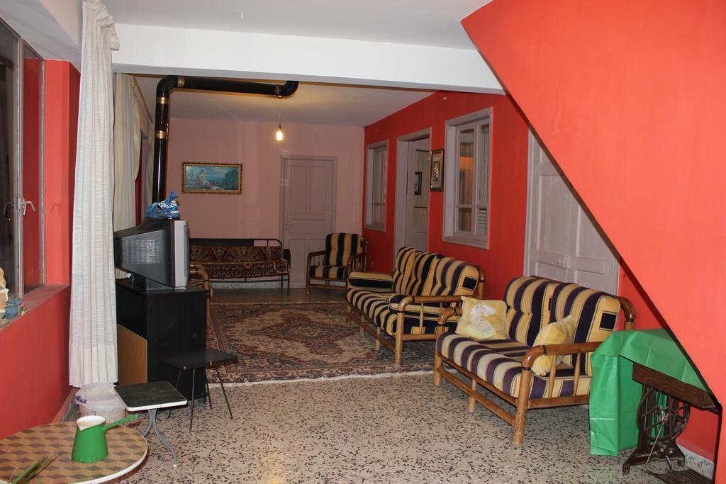 Bauhaus Motel Бішарі Екстер'єр фото