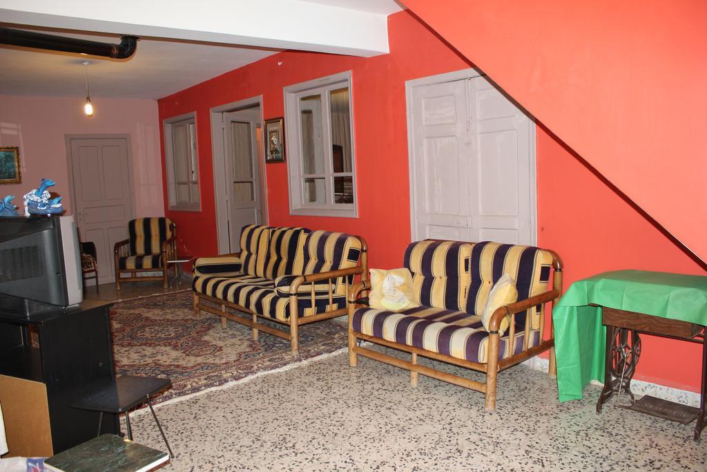 Bauhaus Motel Бішарі Екстер'єр фото