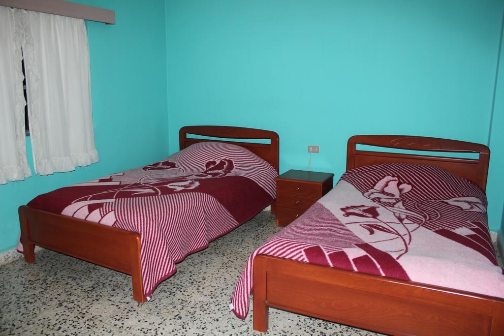 Bauhaus Motel Бішарі Екстер'єр фото