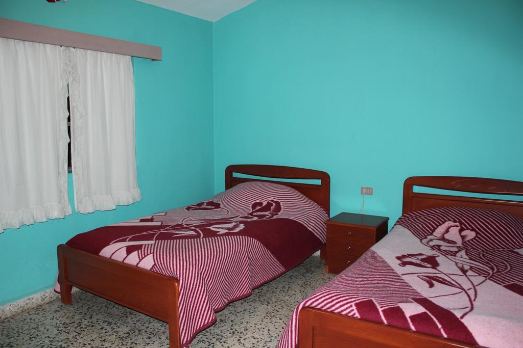 Bauhaus Motel Бішарі Екстер'єр фото