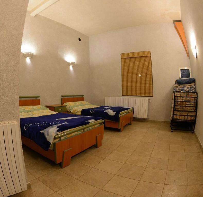Bauhaus Motel Бішарі Екстер'єр фото