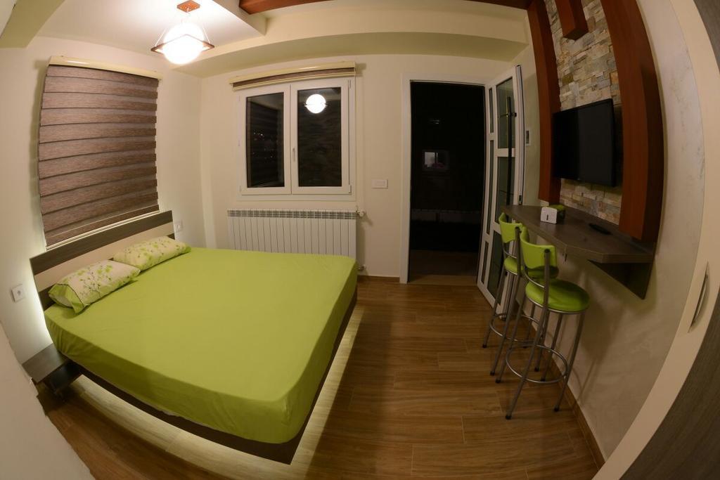 Bauhaus Motel Бішарі Екстер'єр фото